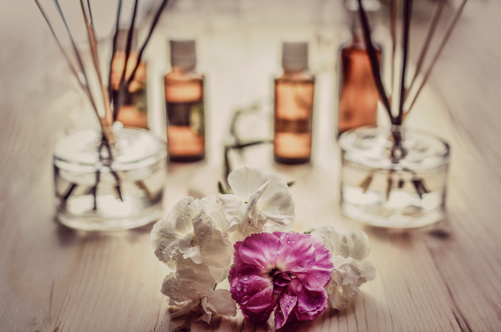 5 Tips to Keep Your Home Smelling Amazing